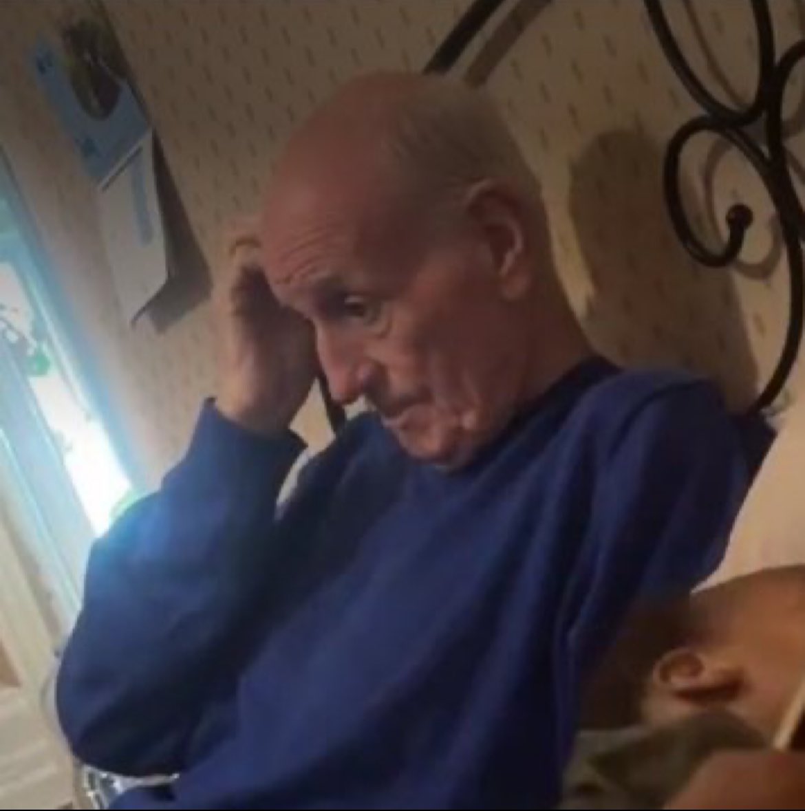 justine saying “he’s like that with everyone” to andreina bye #LoveIslandGames