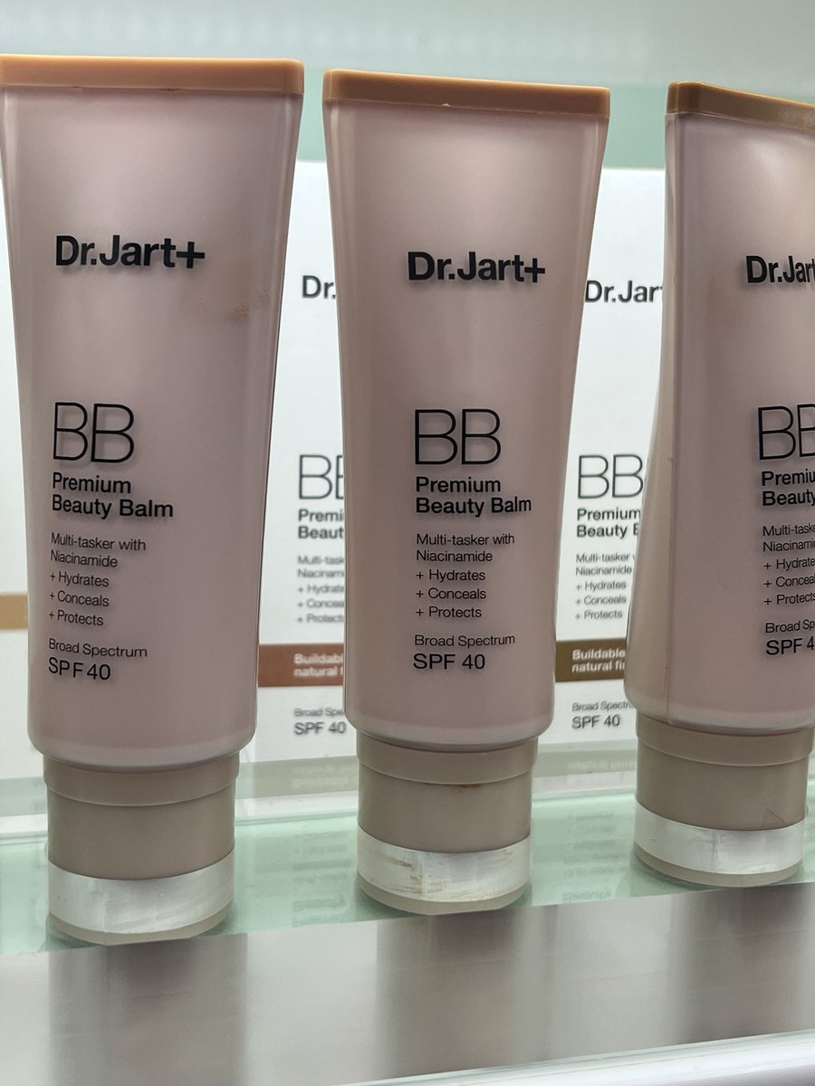 ctrlhee's tweet image. took a pic just cus of enhypen but the spf balm is actually so good