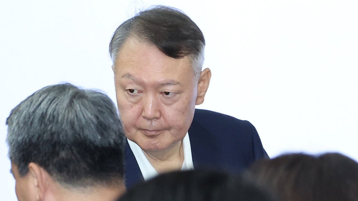 와 근데 윤카 눈빛보면 진짜 쎄긴 쎄다....
반국가세력들이 왜 그리 발작하는지 확실히 납득됨.