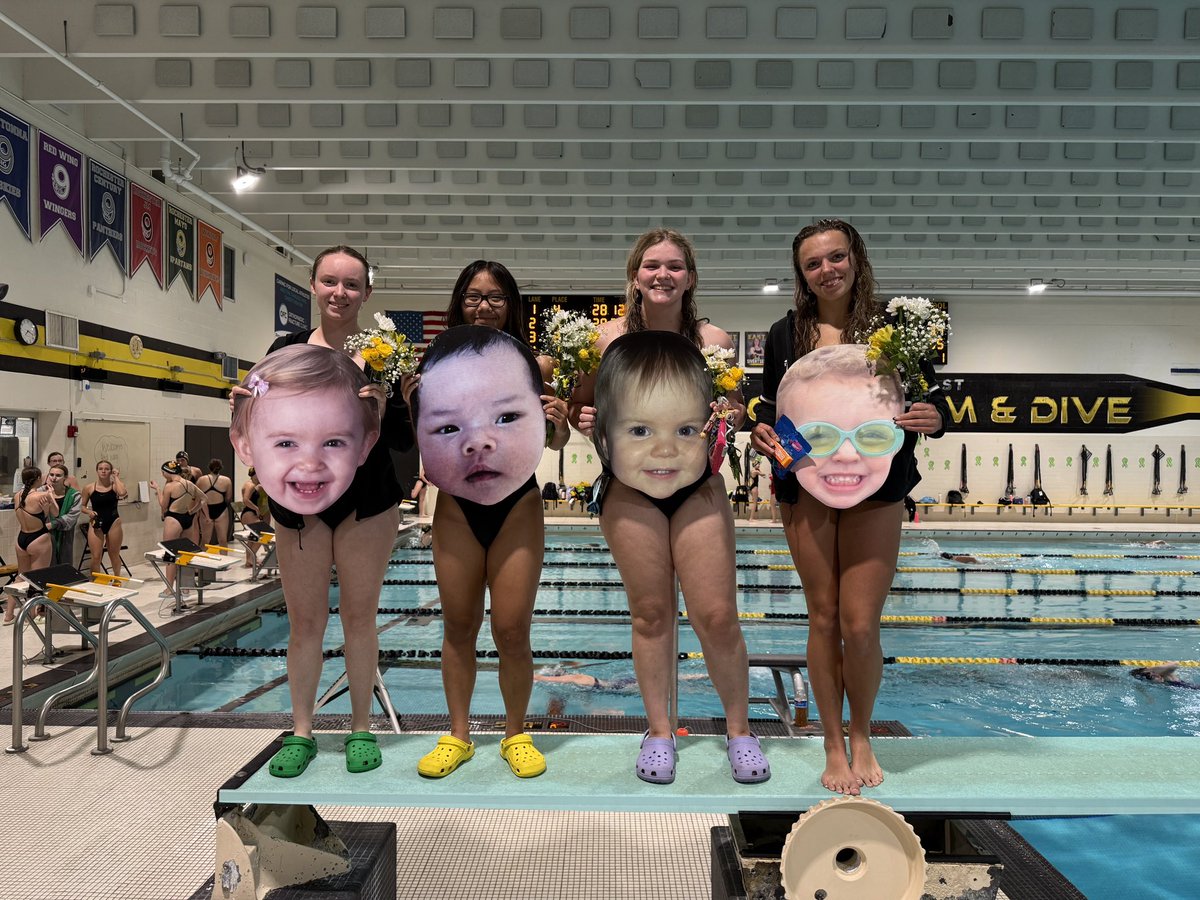 Cougars celebrate a big senior night win against Red Wing 94-92. The team is now 7-0! #DoTheWork