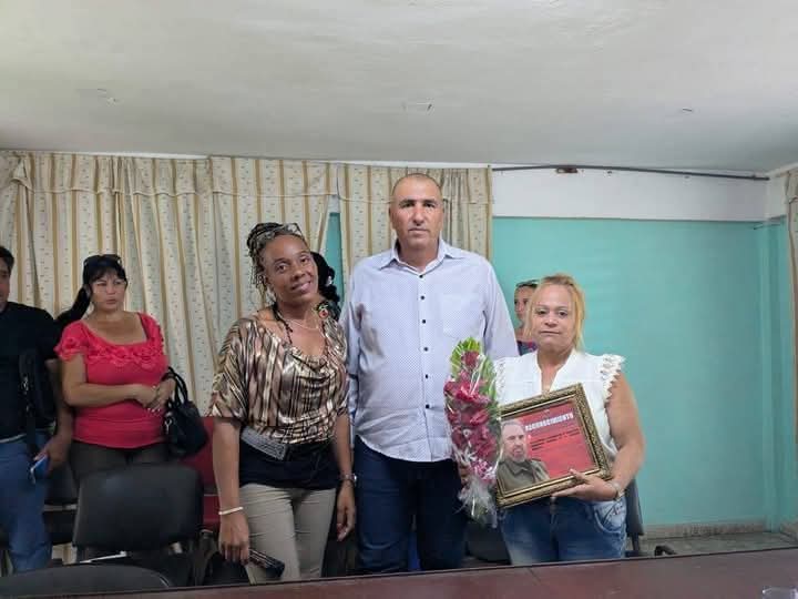 Promueven a Primera Secretaria del Partido en #Majibacoa a Viola Rosa Charles Johnson, quien hasta hoy se desempeñaba como miembro del Buró Municipal del Partido en #PuertoPadre. Desde el #DeporteLasTunas le deseamos éxitos #LasTunas
