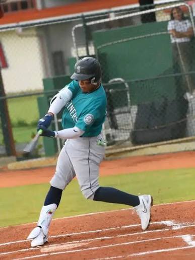 Fryddmar's tweet photo. @Twins @Mariners Es mejor Aragua con Gorkys? Si, pero no significativamente, súmenle a eso que si bien está en una gran condición, sigue siendo un pelotero de 38 años que juega en la línea central.

Que recibe Lara en términos generales?

Dos piezas brillantes pero sí valor de uso inmediato. https://t.co/F6lWQF9hI4