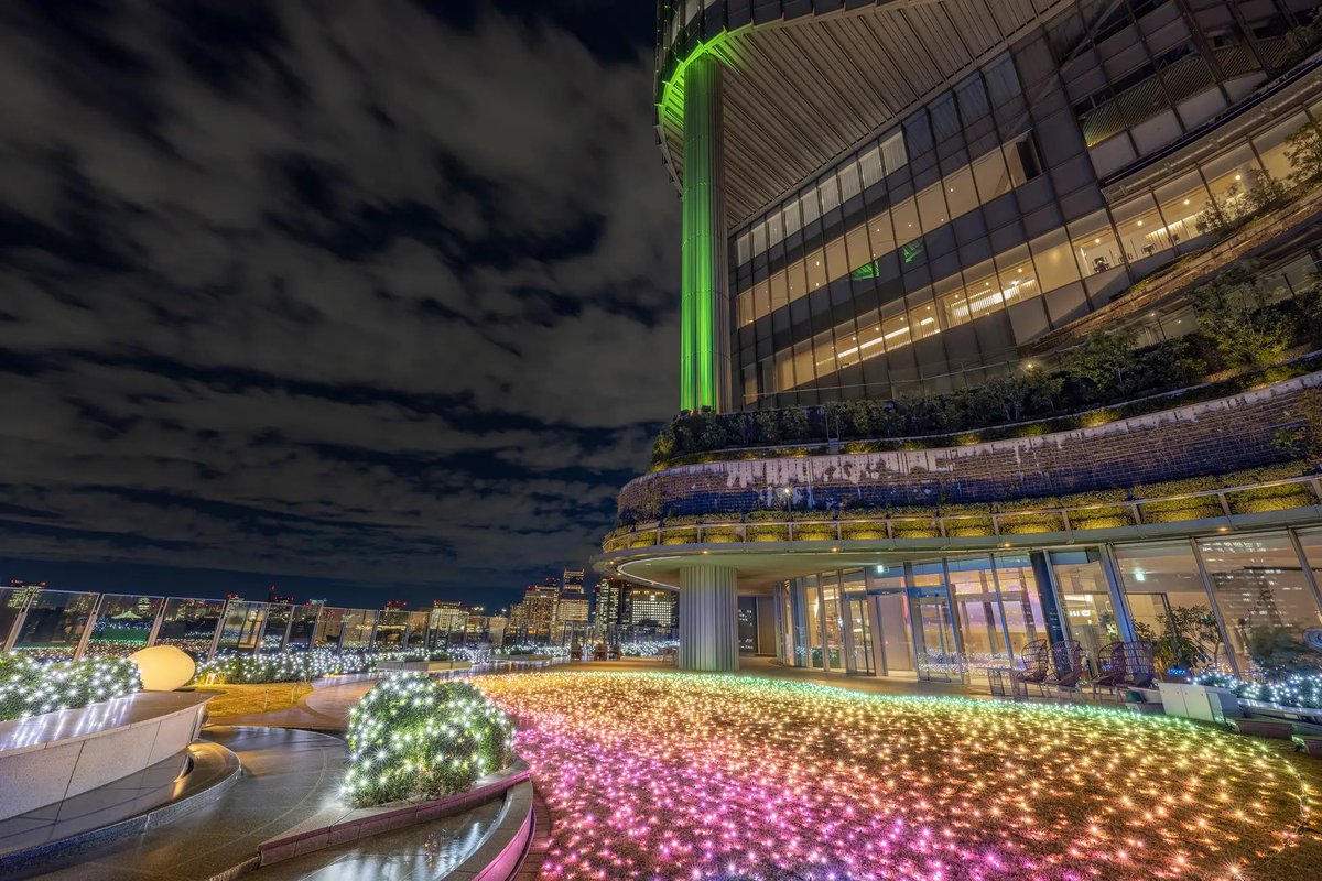 tdr_doria's tweet photo. 11月13日より、東京ミッドタウン日比谷では『HIBIYA Magic Time Illumination』が開催されます。(12月25日まで)

『ズートピア２』の世界観をイメージした高さ約8メートルのツリーのイルミネーションが登場☆
https://t.co/g1seqk46yN https://t.co/LtpFzDT4mg