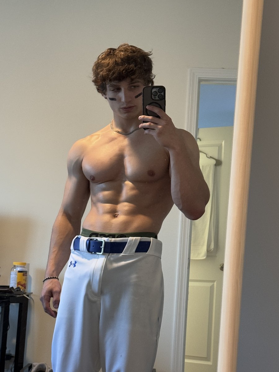 realbenverbeck's tweet photo. 🧴 https://t.co/l8ODPE7CJV