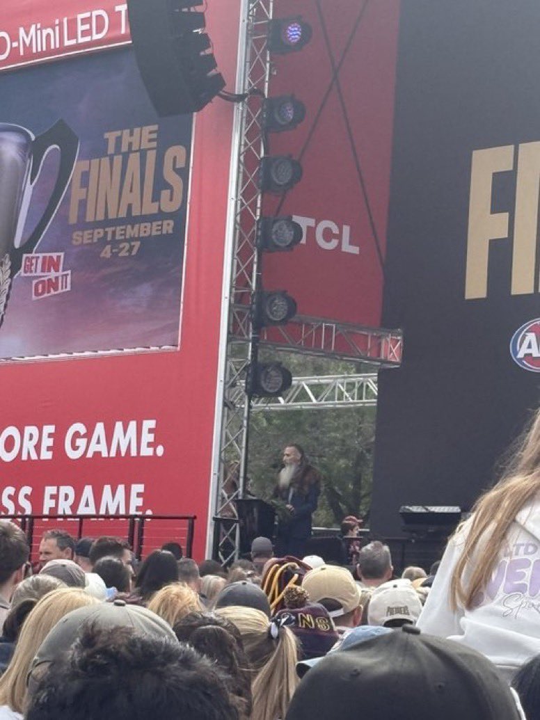 BazNMFC's tweet image. You have to be kidding me… I’ve taken the day off work to take the kids down to the Grand Final festivities and look who shows up. Mr Money Bags himself. Absolute joke. Fuck this sport 🤬 #AFL #AFLGF