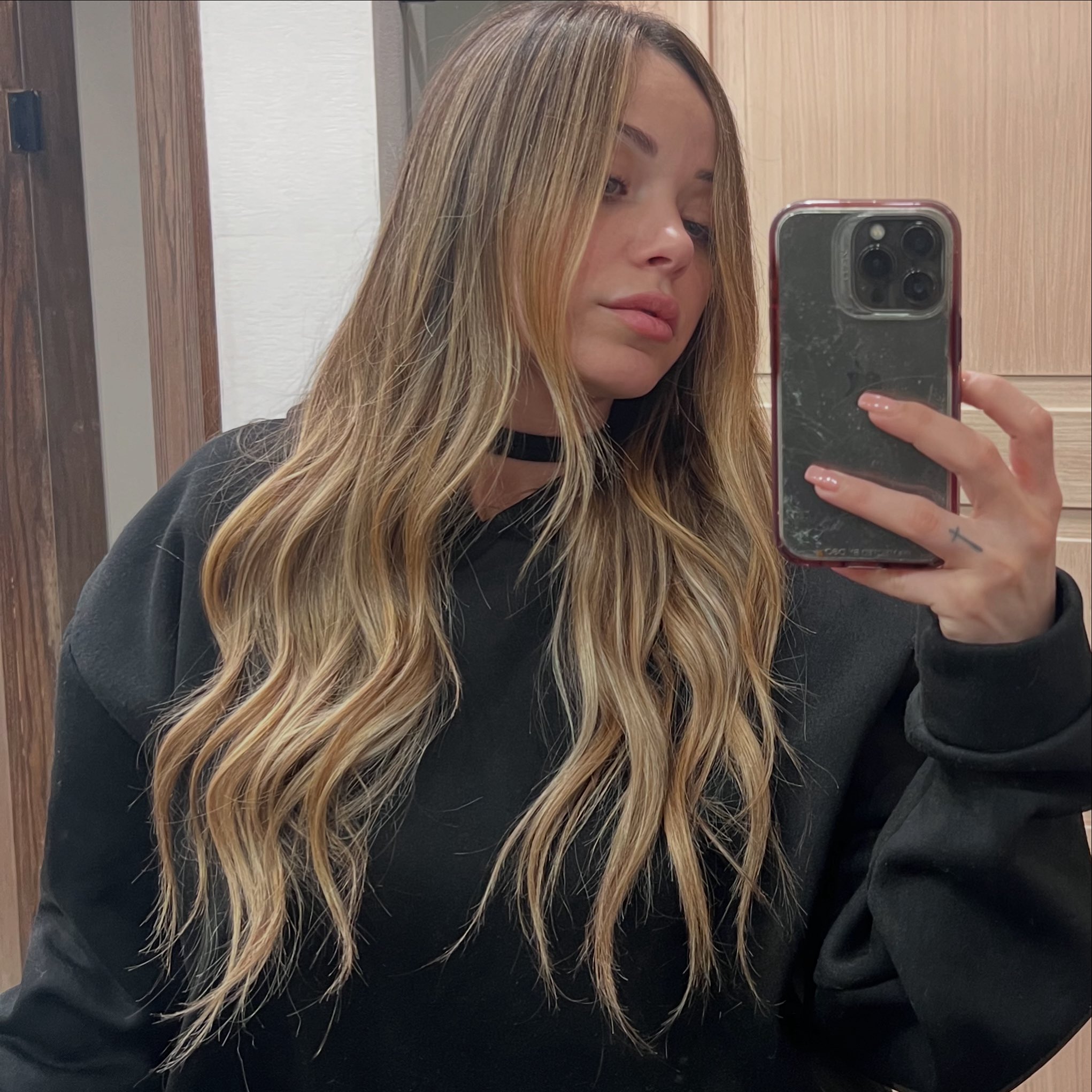 Experience Melanie Pavola's Raw Beauty in Every Shot