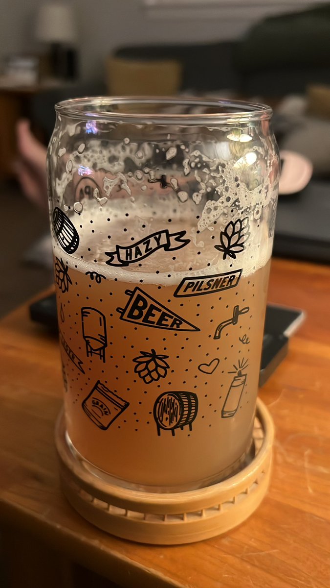 JW_edsolutions's tweet photo. #thirstythursday I do love some beer! How bout you? @kumabair is working on her #friday slides for school tomorrow while Iโm watching some #ThursdayNightFootball ! #teachersofx #Thursdaysvibes #unwind #chillmode #fridayiscoming https://t.co/I88auSWkGB