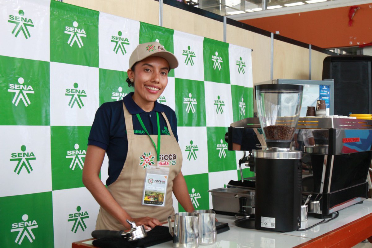 La invitación es para que todos los huilenses asistan a la #FICCA2025 y conozcan lo que desde el SENA lideramos a favor del café, el cacao y el agroturismo. 🌱☕🍫
Un orgullo mostrar el talento que transforma nuestro territorio. 💚🙌