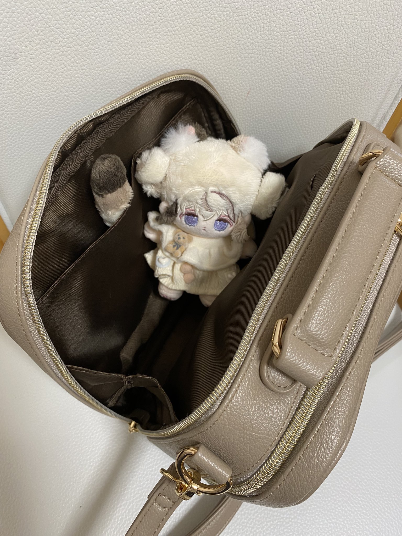 【未開封】あいみょんグッズ抱きしめて抱きしめて離さないクッションSSSおまけ付き あいみょん グッズ 瞬間的シックスセンス 抱きしめて抱きしめて
