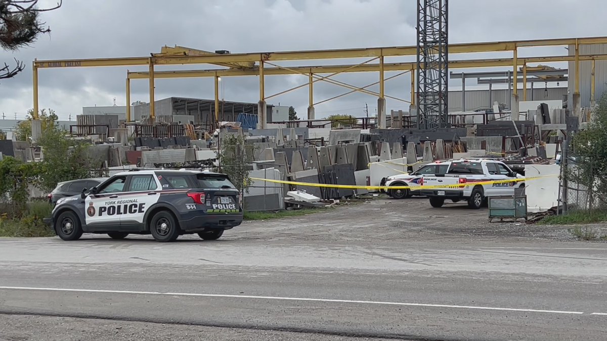 Media371's tweet image. .@YRP and Ministry of Labour investigating a fatal industrial accident at Global Precast on Malmo Court in #Vaughan this afternoon. A concrete slab fell on a male in his 60's. The employee was pronounced dead on scene.