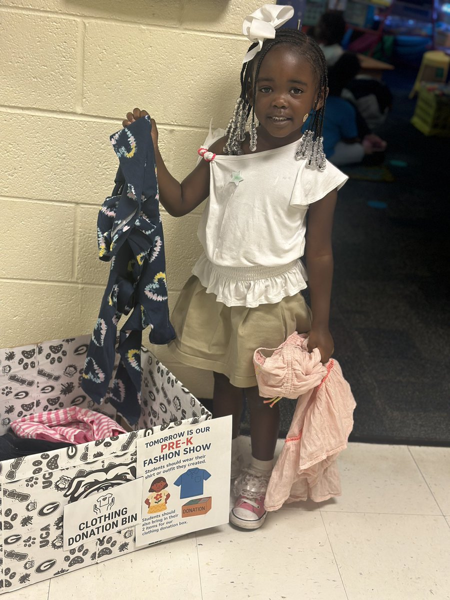 GESTigersSC's tweet image. Pre-K students completed a unit on clothes. To wrap up their learning students became designers &amp;amp; designed their own shirts/outfits.  Students also learned about donating and brought in some of their old items to be donated to other students 👚👖🧥@TeamFairfieldSC