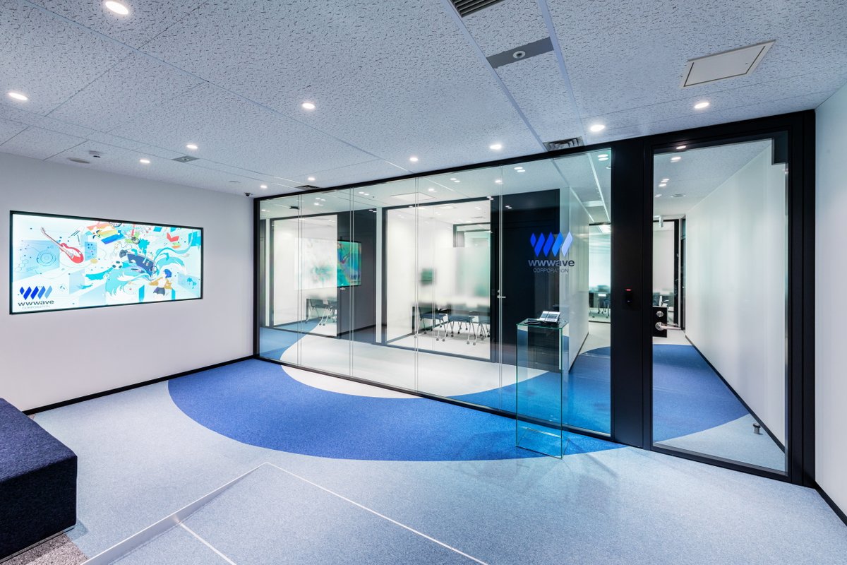 47group_pr's tweet photo. 当社が手掛けたオフィス内装実績を公開しました。

株式会社ウェイブ様
「“波”をイメージした開放感のあるオフィス」
https://t.co/99edLFbY3m https://t.co/4MGK3l0tI8