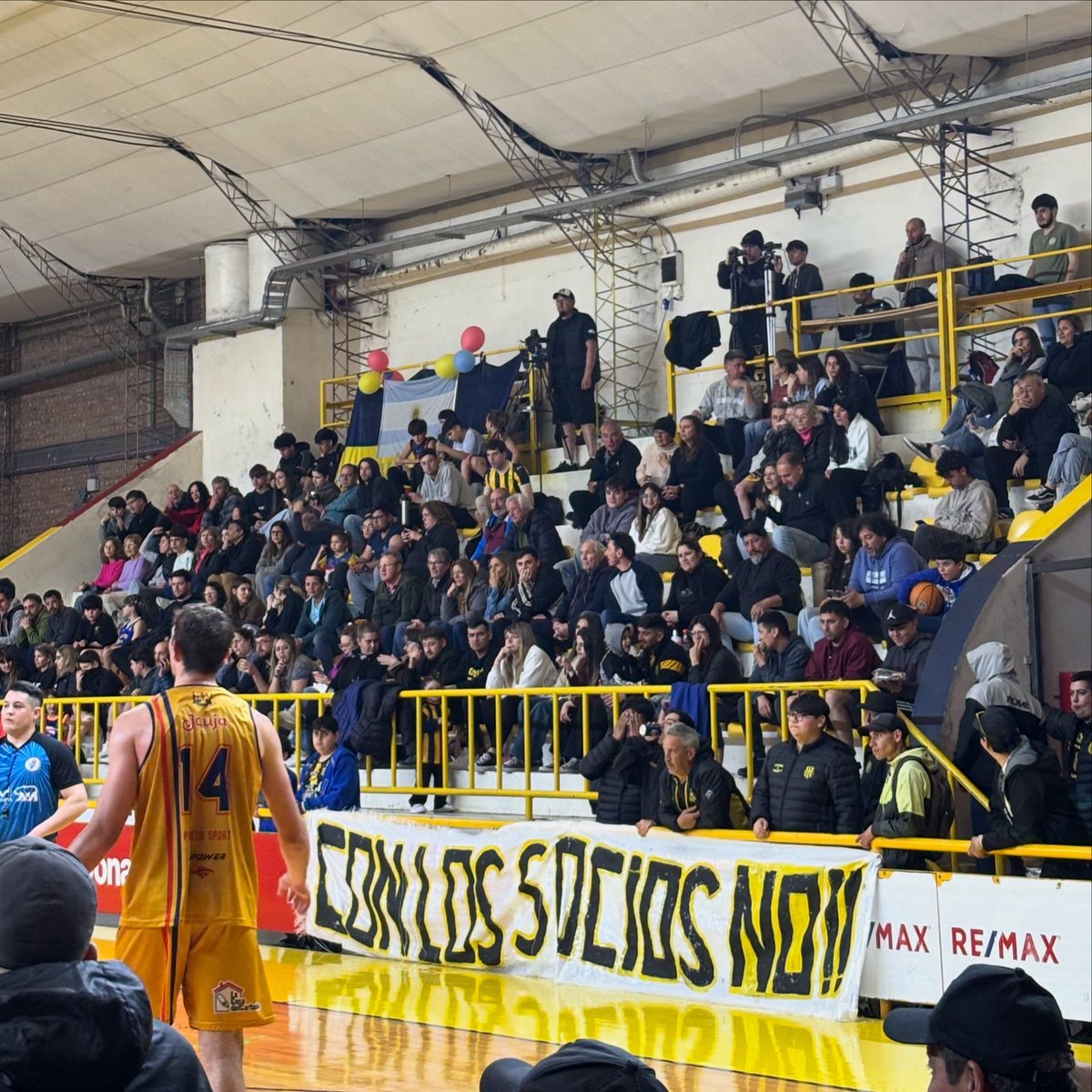 CON LOS SOCIOS NO!!!!!! 

#PintandoElCarminatti