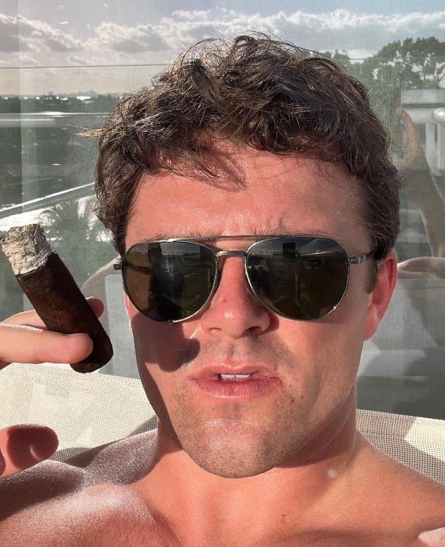 BREAKING: After Nick Fuentes sparked public controversy by "defending Israel," fans of the young influencer PIVOTED their attention to American left-wing personality Jackson Hinkle. 

One netizen described Hinkle as "the OG white boy," garnering thousands of likes.