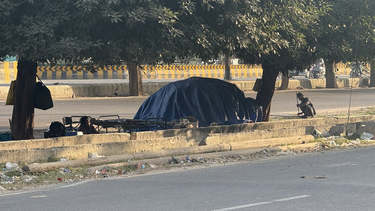 Illegal encroachment is back near Gaur Saundaryam main gate! Authorities cleared it just days ago, but it's returned blocking the road and endangering residents. Requesting swift action to ensure our safety. <a href="/OfficialGNIDA/">Greater Noida Industrial Development Authority</a> <a href="/noidapolice/">POLICE COMMISSIONERATE GAUTAM BUDDH NAGAR</a> #Noida #Encroachment