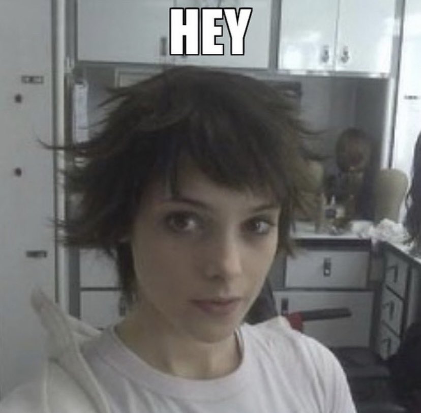 dscreteroutine's tweet image. me in everyone’s notifs at 10pm bc it’s the first time i’ve had time to check my phone all day and reply to anything