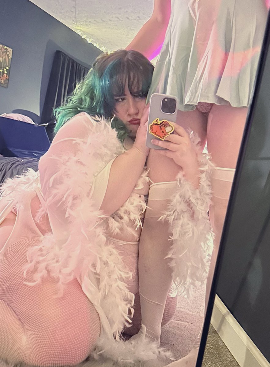 🫐bewbberry🫐 tweet media