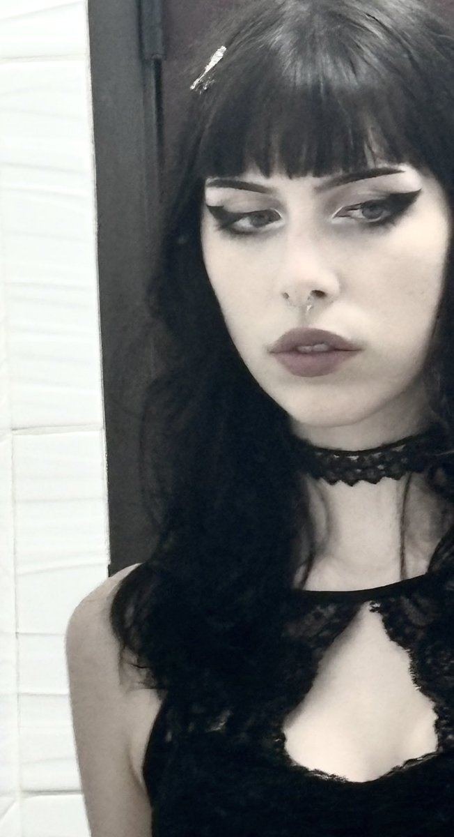 mothdevourer's tweet image. Lowk pretty today