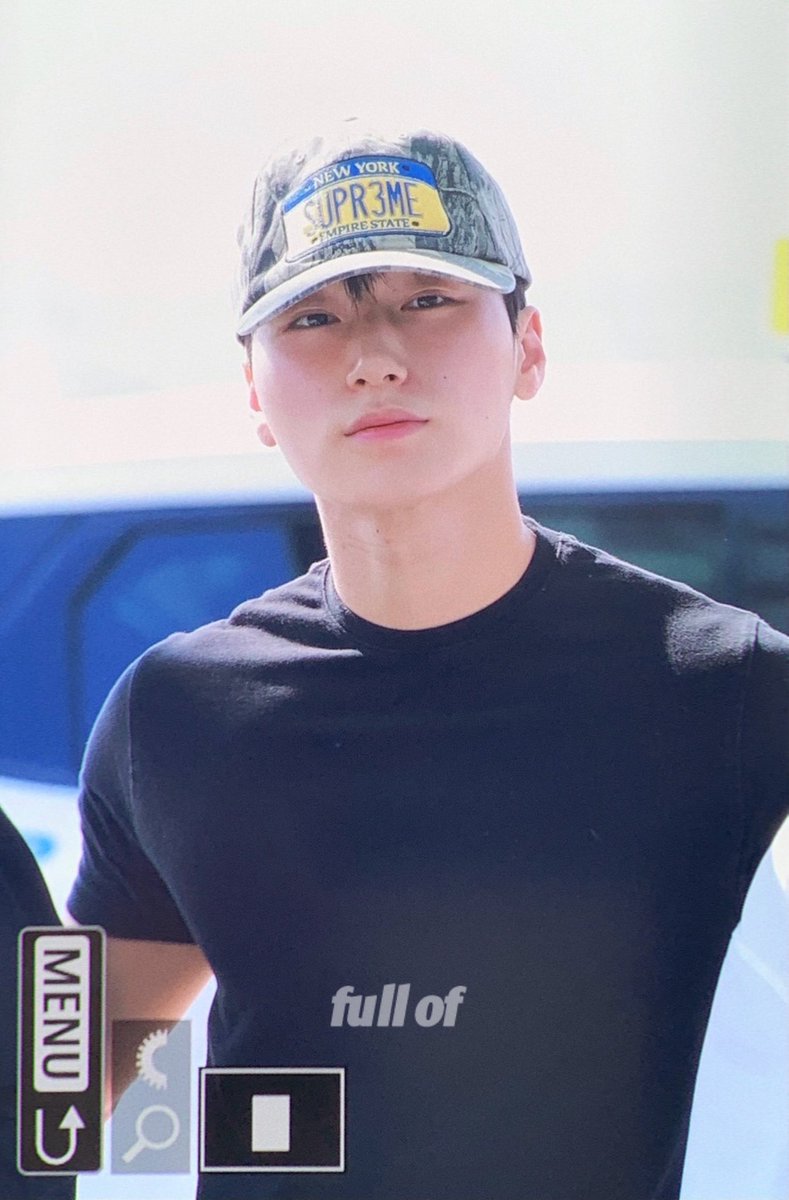 his kissable natural blushy pink rosy strawberry mochi cheeks !!!!!