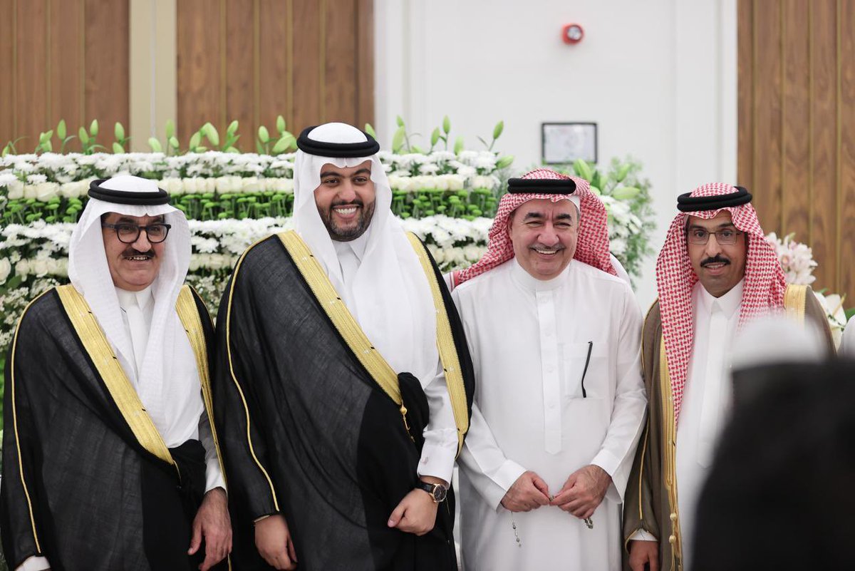 في زواج الغالي خالد 
الله يوفقهم ويسعدهم 
ويجمع بينهم بخير