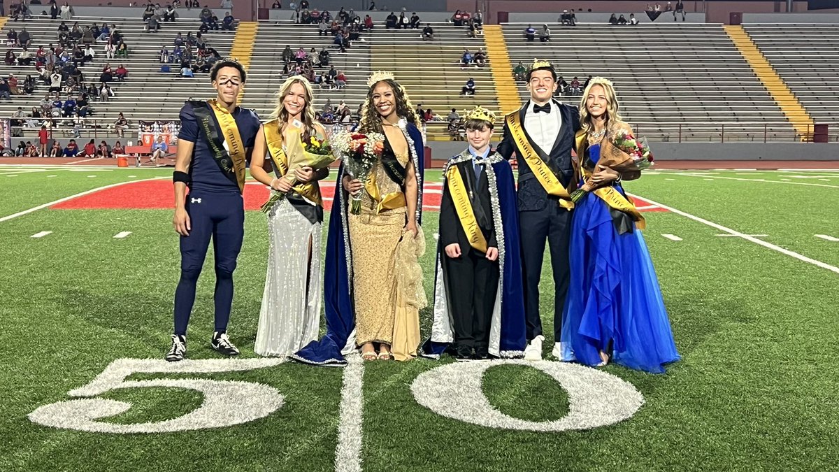 Congratulations to our high court. We 🫶🏼our bears!! 
#WALC
<a href="/PrincipalLCHS/">La Cueva High School</a> <a href="/LCHS_Hubbell/">Brian Hubbell</a>