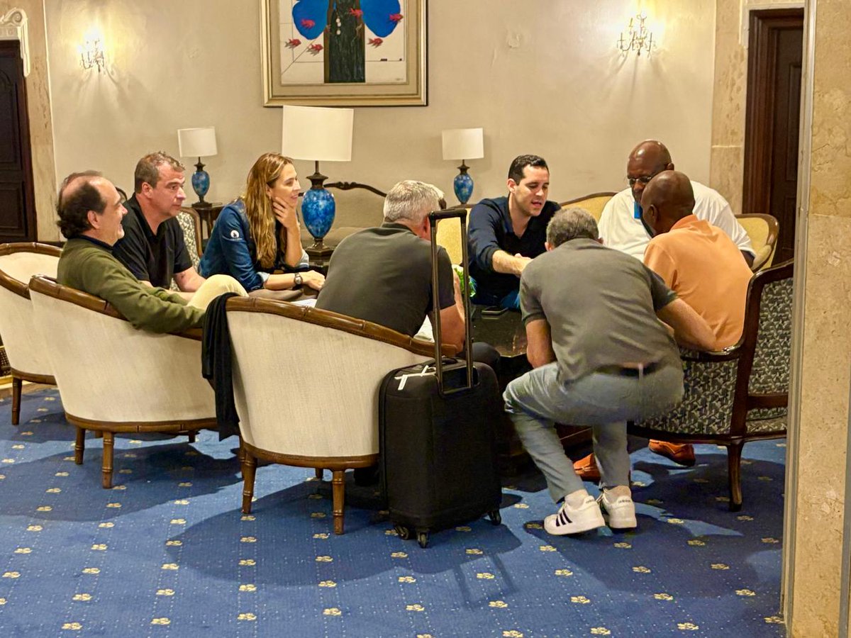 Pan-Americano 2031. Finalizando a 8ª reunião do dia em Santo Domingo, República Dominicana, com o vice-prefeito <a href="/CavaliereRJ/">Eduardo Cavaliere</a>, prefeito <a href="/_RodrigoNeves_/">Rodrigo Neves</a> e vice-prefeita <a href="/isabelmswan/">Isabel Marques Swan</a>! 

Conversando e buscando os votos para trazer o Pan-Americano para o Rio de Janeiro e Niterói.