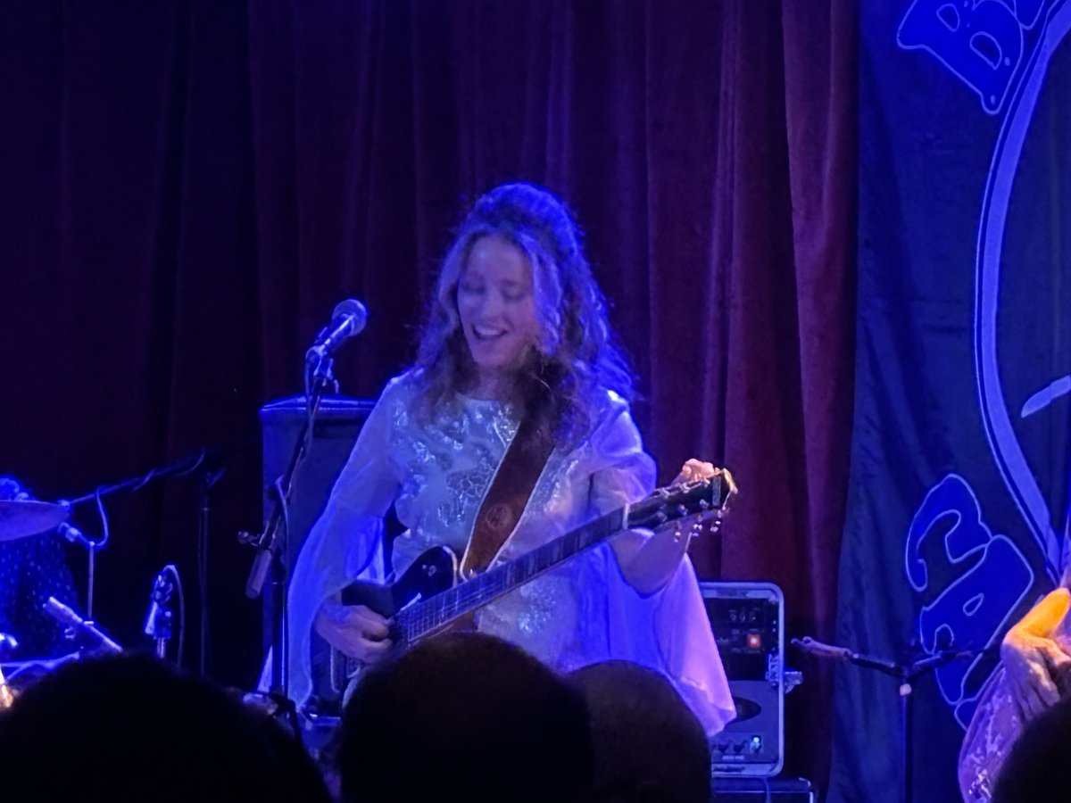everydaytourist's tweet photo. Too much fun tonight at the Blues Can in Calgary with the LoveBullies. @dtalks_calgary @livemusicblog @lovebullies #calgaryfun #explorecalgary #livemusiccalgary https://t.co/7NMM0bfnIF