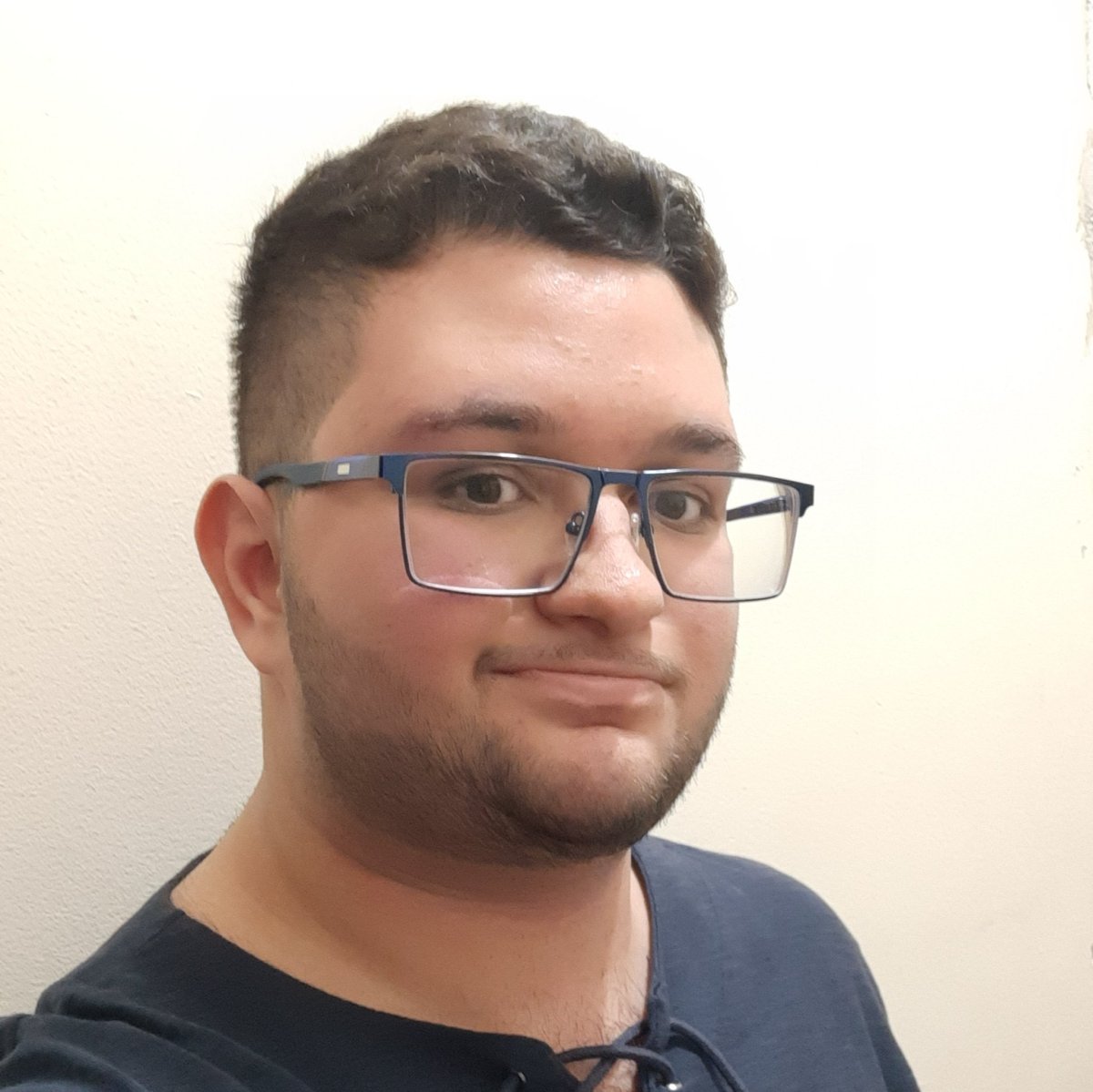 mfs_matheus's tweet image. A foto é um pouco antiga, mas eu tô muito bonito. Aliás... Eu continuo bonito 😎