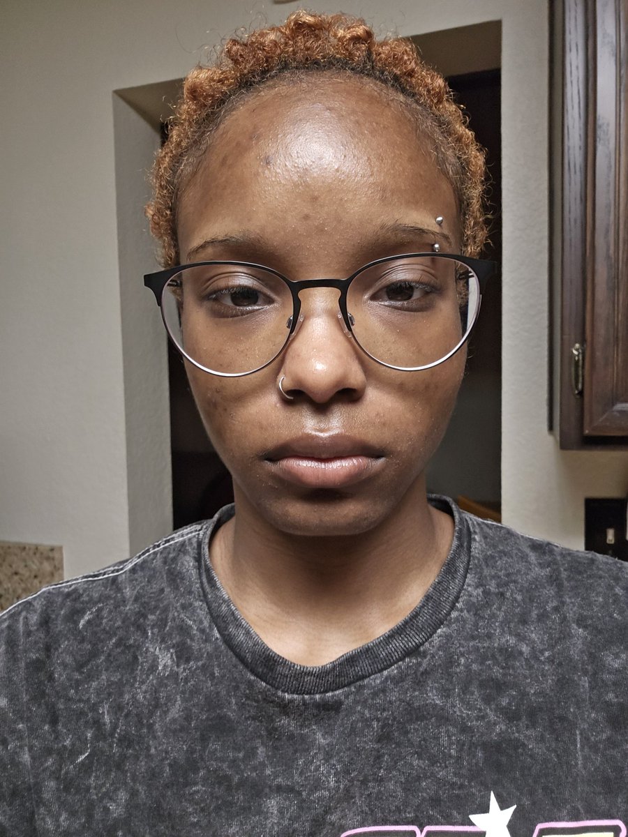 2starllis's tweet image. i look very silly but i gained 4lb on my cruise n i think it shows in my face maybe :)) #happi