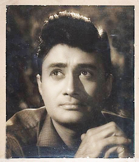 BombayBasanti's tweet image. Remembering one of the greatest, most loved artists/filmmakers of all time, &quot;Evergreen&quot; Dev Anand 🌹🙏

Your favorite #DevAnand movie?

#evergreen #legend #bollywoodflashback