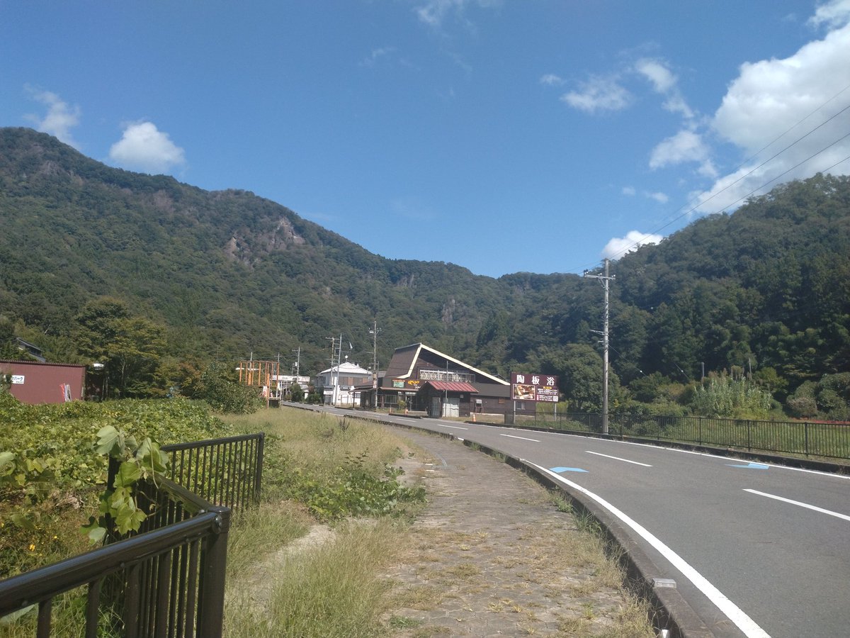 果てしなく歩いてる