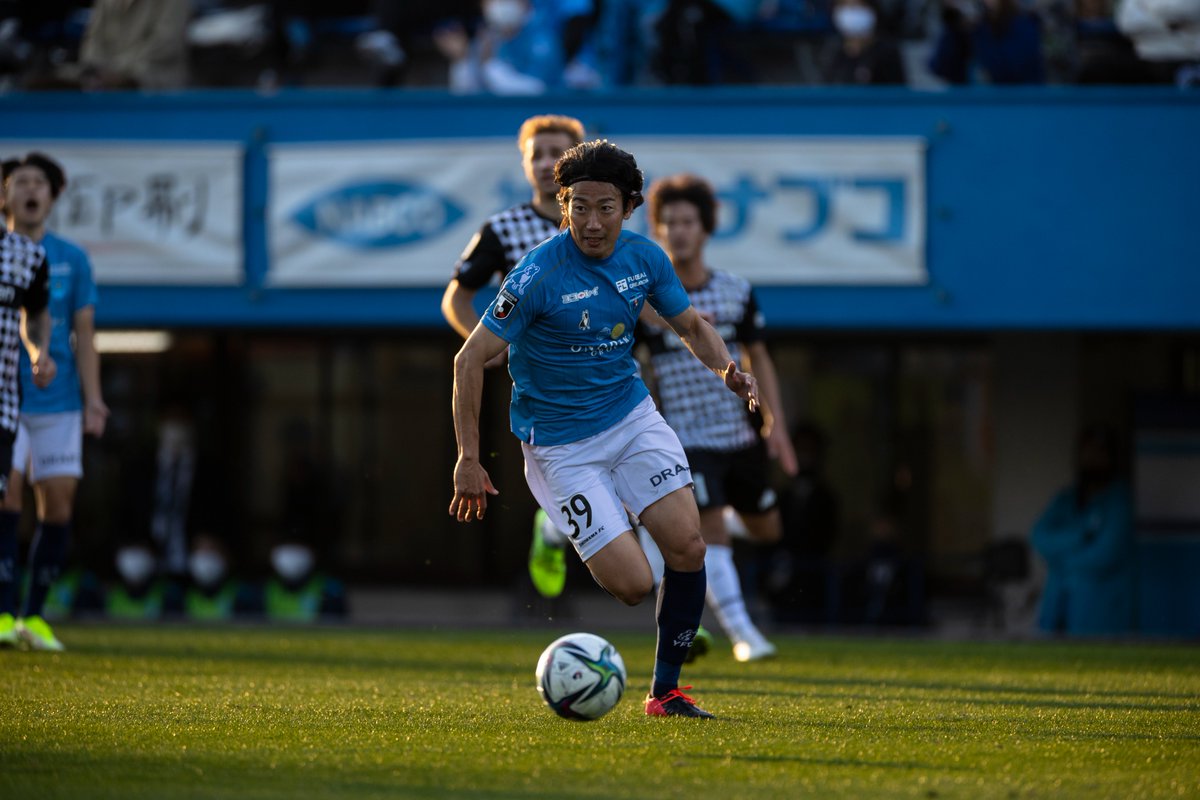 横浜FC 渡邉千真 サイン入りユニ オンラインストア限定】8/27(土)より「渡邉千真選手Jリーグ通算