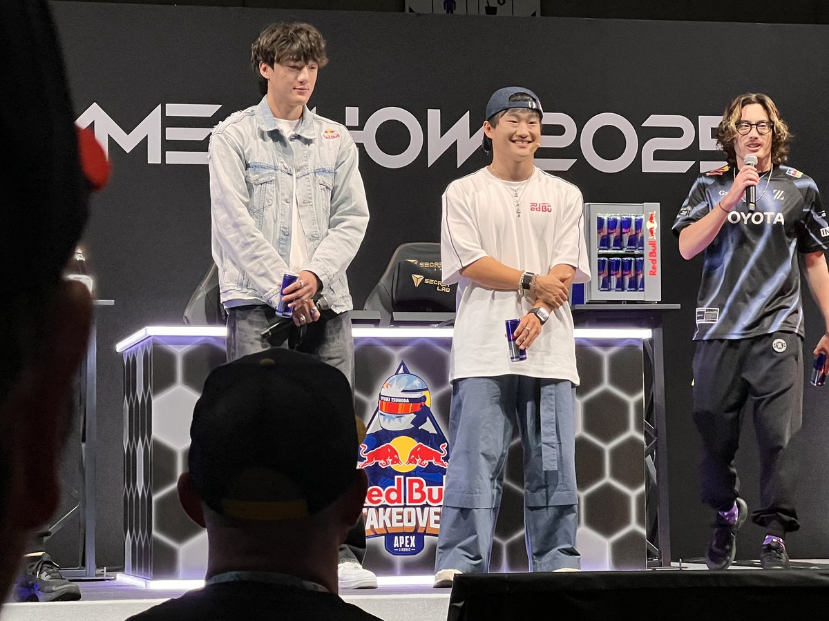 tsu1100's tweet photo. つのつの〜〜!
#TGS2025 #RedBullApexTakeover #角田裕樹 https://t.co/pibbHGYDVQ