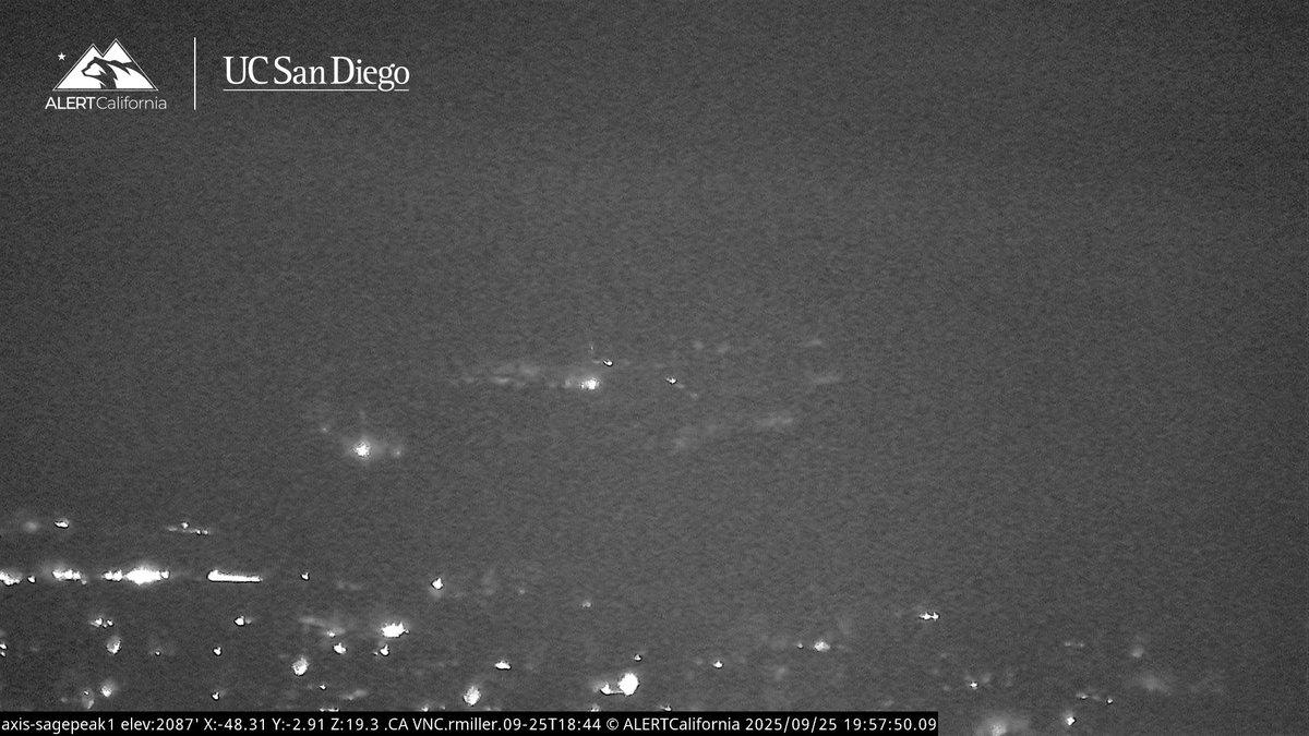 InfernoWatch24's tweet image. UPDATE (#LostFire): fire activity has greatly reduced. Resources being released with crews making good progress. Forward progress stopped at 25 acres. View of the fire from Sage Peak cam 1.