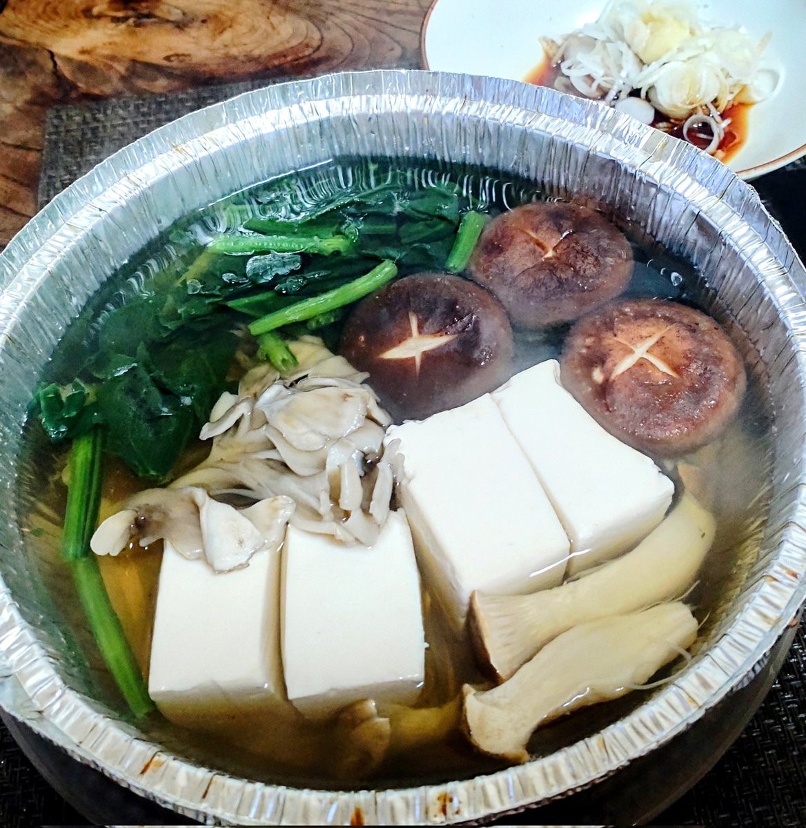 0SfWAyyrFh8Z3Ia's tweet image. お休みなのでおうちでゆっくり🍺
🍥きのこ鍋
🍥茄子と豚の味噌焼
🍥まぐろのタマゴ