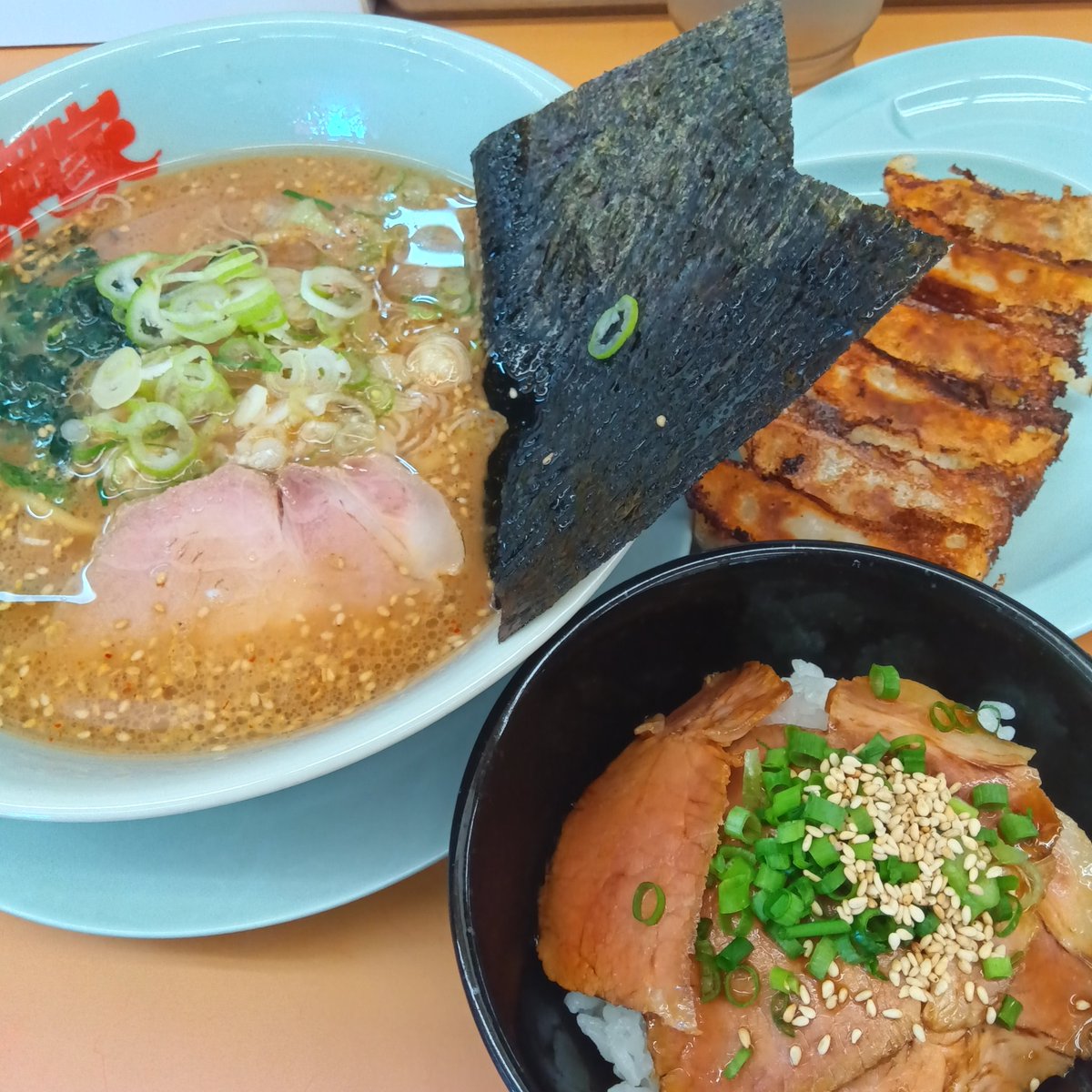 3日連続で山岡家きてしまった。
今日は、チャーシュー丼味噌ラーメンセットにしました。美味しかったです！
#雪民食堂
#雪民ラーメン同好会
