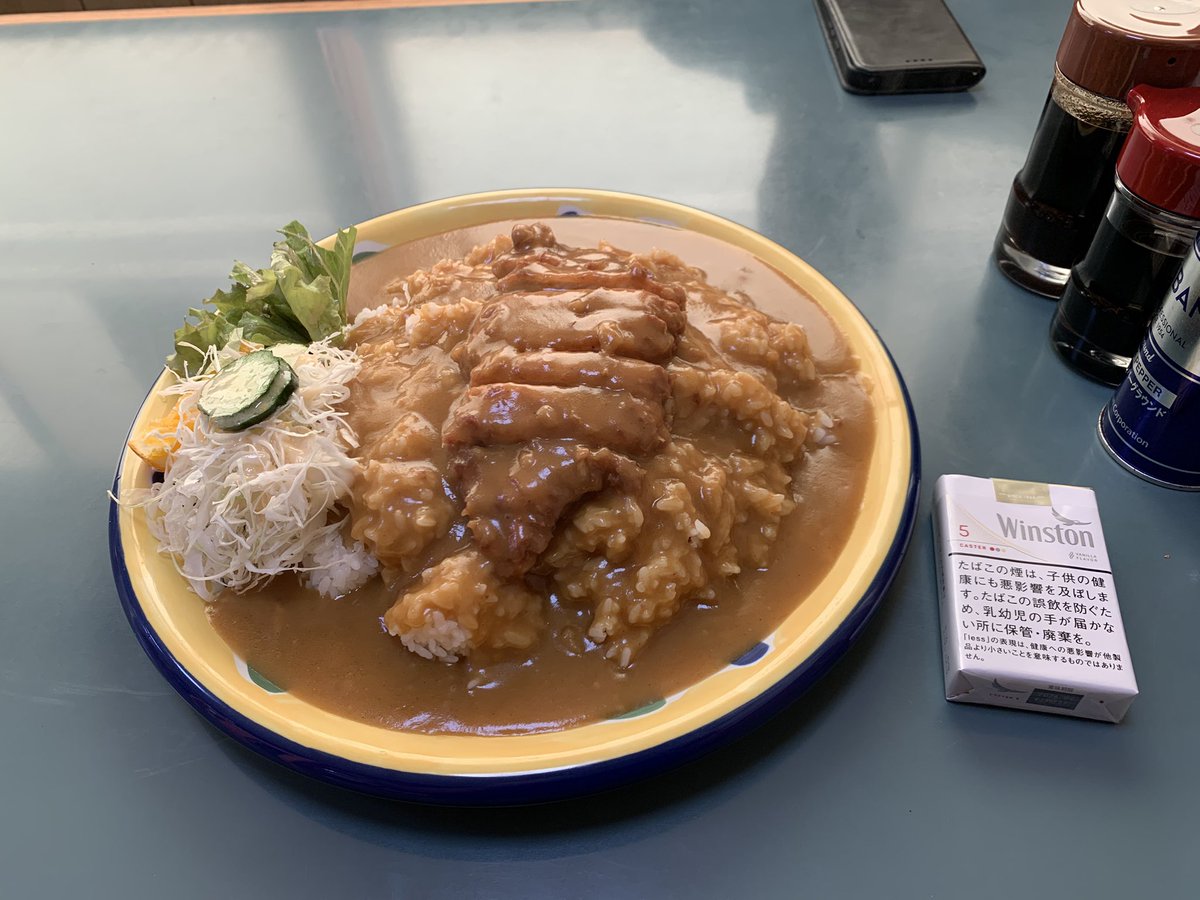 hisa08kt's tweet photo. 盛岡市とんかつ熊さん
カツカレー上大盛り
なんとか食い切れた https://t.co/aA69nLNEHQ
