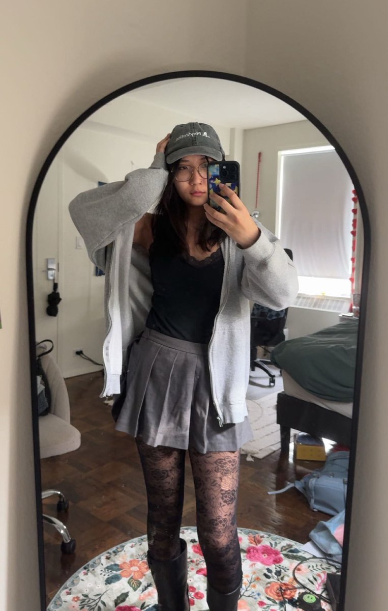 izzypuff's tweet image. 🩶