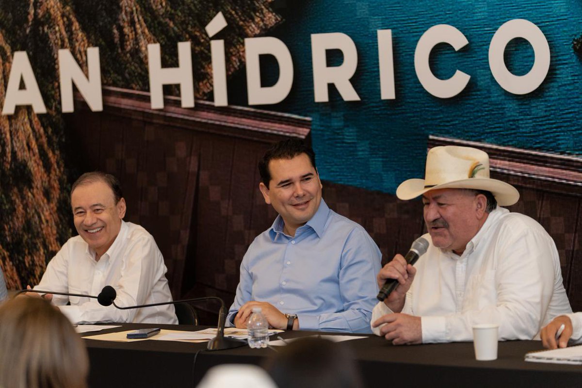 El agua es un derecho fundamental y una de las mayores prioridades para nuestro estado.

Hoy, junto al gobernador <a href="/AlfonsoDurazo/">Alfonso Durazo</a>, nos reunimos con liderazgos de Ures para dar continuidad al Plan Hídrico de Sonora, con el compromiso de asegurar agua suficiente para las familias en