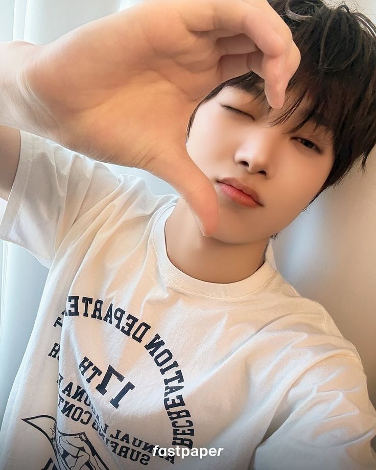 Who did it better? 🤭💘 Spoiler: definitely not me 😂

🍊🍊

#LUNÉSelcaDay #LUNÉJidoriDay #andTEAM_EUIJOO #EUIJOO <a href="/andTEAM_members/">&TEAM</a>