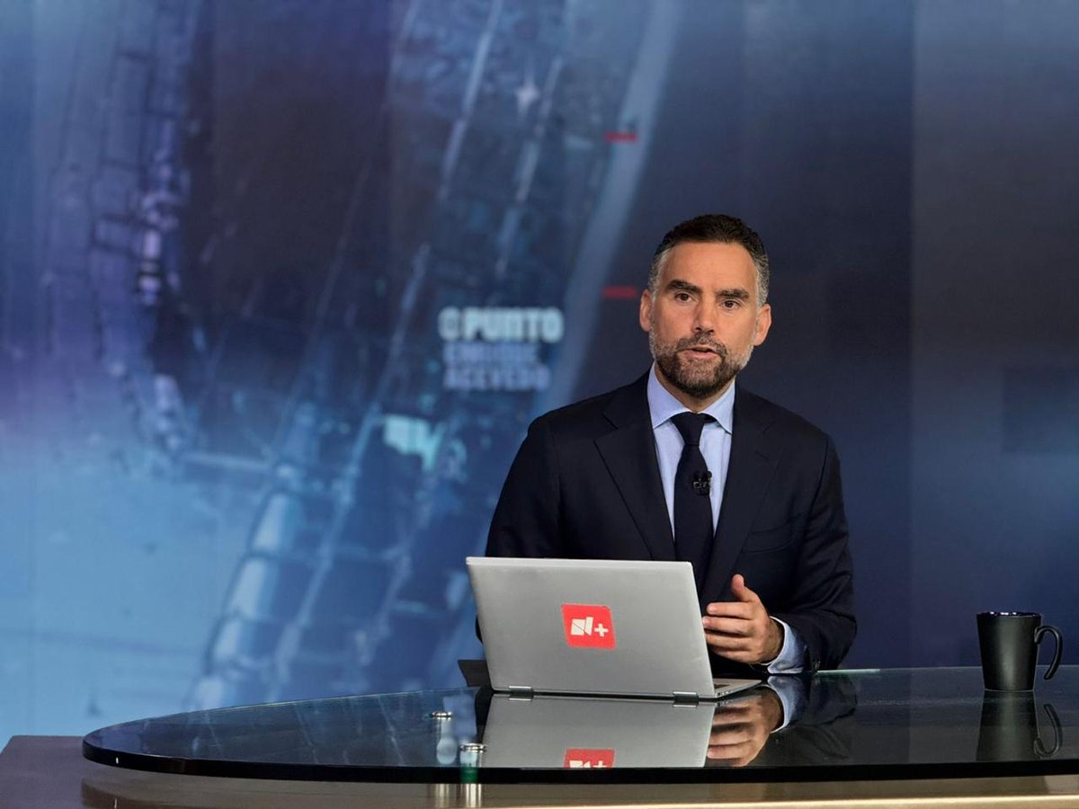 Esta noche #EnPunto de las 10:30pm <a href="/Canal_Estrellas/">Las Estrellas</a>. Una figura central de la política nacional recibió docenas de millones de pesos de empresas beneficiadas con recursos públicos y en al menos un caso de una "empresa fantasma". El dinero no aparece en su declaración patrimonial.