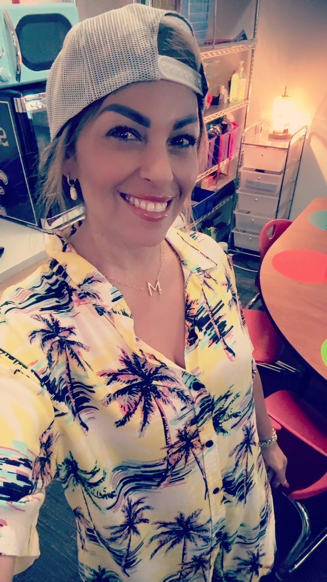 garzamarcia1's tweet photo. Adam Sandler day! #homecomingweek #sheldonisd #teacherlife https://t.co/w5ZUOKU7Cx