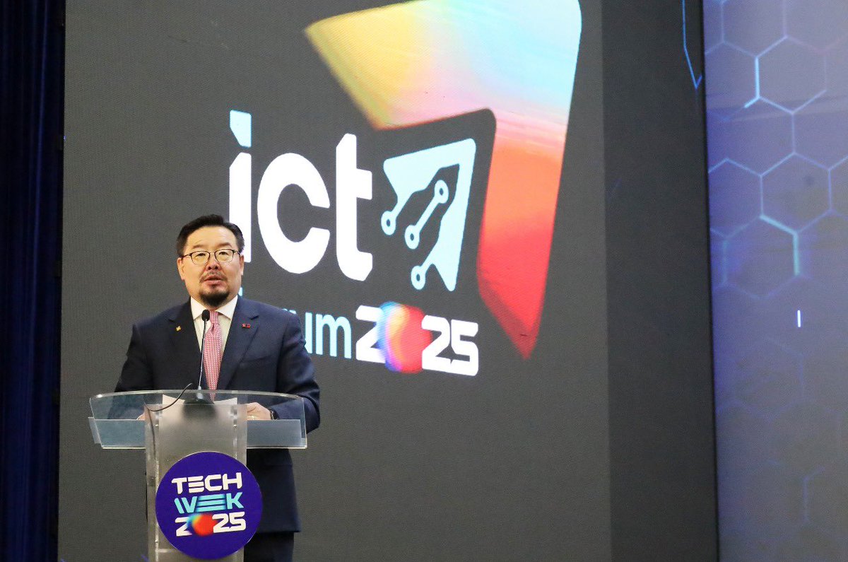 MatildaDimovska's tweet image. Technology needs to be a bridge, not a dividing line. At 🇲🇳&apos;s ICT Forum 2025 organized by @mddc_mongolia, I stressed importance for &apos;digital first&apos; future to be inclusive, ethical, &amp;amp; transformative where AI &amp;amp; tech power opportunity, climate resilience, &amp;amp; human development for all