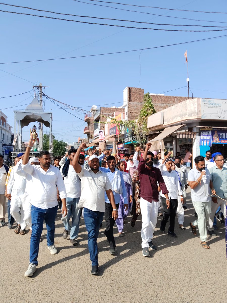 RamdevASP's tweet image. गांव 17GB मामले में शिक्षा विभाग झुका आरोपी PTI को दोषी मानकर सस्पेंड कर दिया प्रिंसिपल लेक्चरार सहित 4 जनो को स्कूल से हटाया लेकिन @sgnrpolice  क्या कर रही है पॉक्सो एक्ट की FIR के 20 दिन बाद भी उसकी जाँच जारी है,आरोपी खुला घूम रहा है पुलिस आरोपी को बचाने का प्रयास कर रही है।