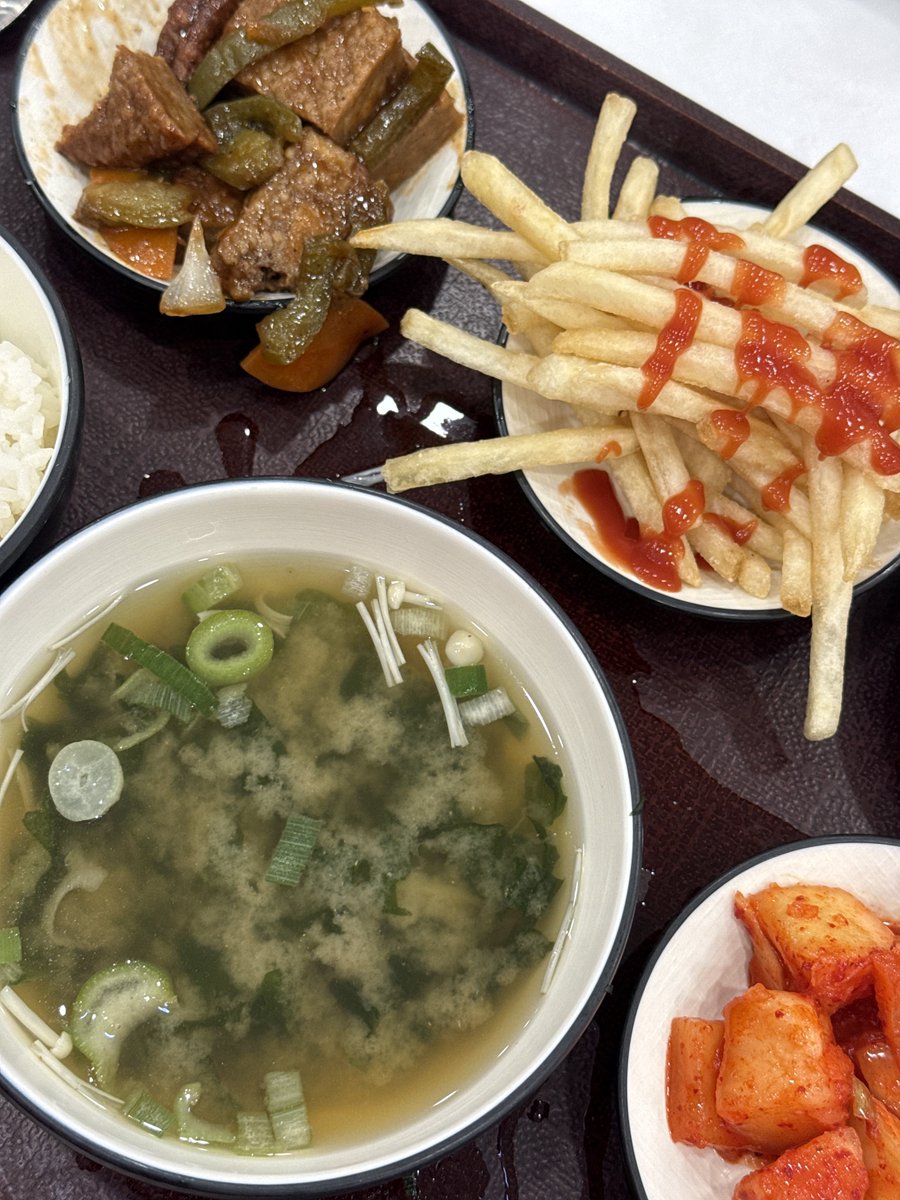 ruseclover's tweet photo. 미친놈 진짜 내 트친들이 바보 호구로 보이냐
내 트친들은 절대 피싱 당하지 않음
아 진짜 이거 언제 하나하나 다 지우냐.,,,
여러분 진짜 계정 찾았어요 점심 먹다가 울컥해짐

저 제발 차단 풀어주세요 저 맞아요 (밥 먹는중) https://t.co/mJum3Md5ev