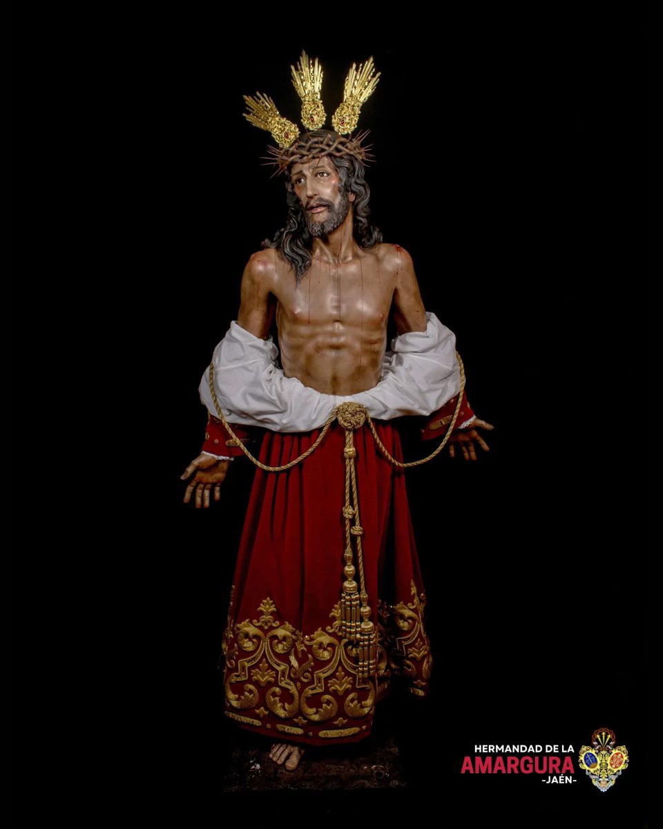 Cambio de vestimenta para Nuestro Señor de la Pasión Despojado de sus vestiduras.