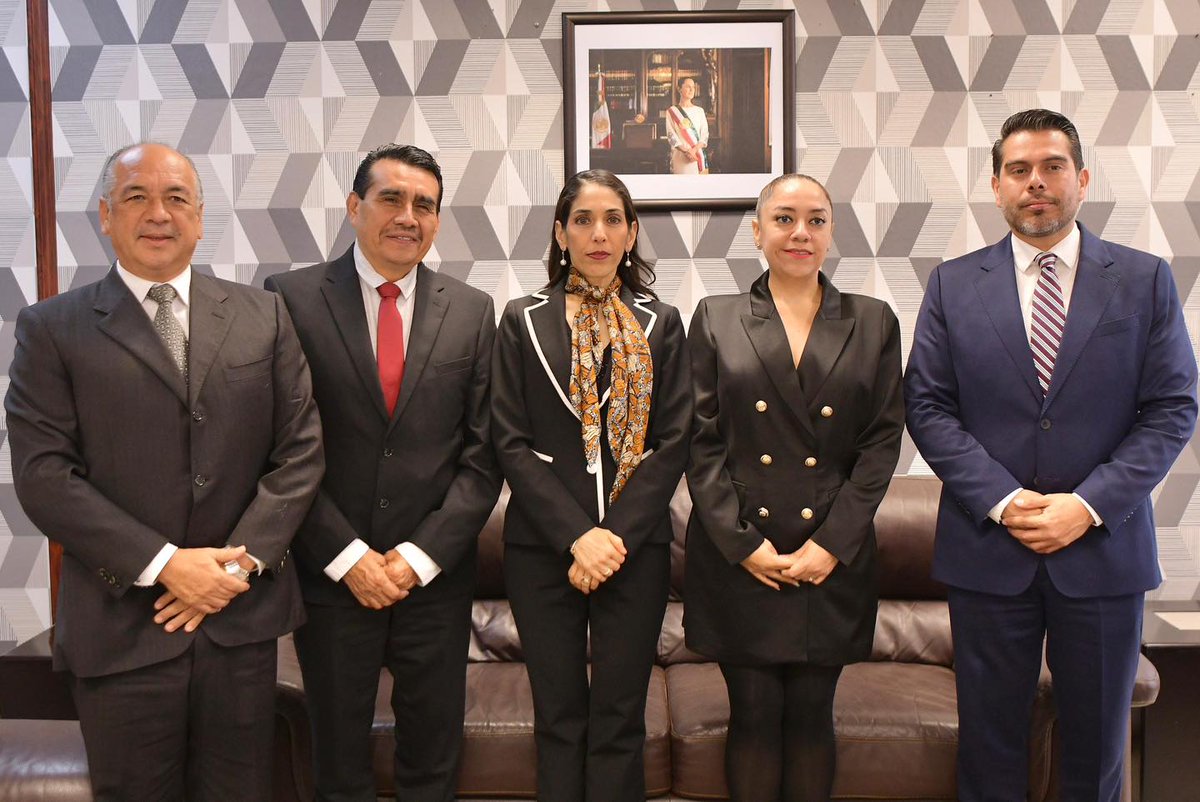 Sin ofrecer resultados y en medio de rumores de cambio en la titularidad y señalamientos por incompetencia, le autoriza <a href="/legisver/">Congreso de Veracruz</a> a <a href="/FGE_Veracruz/">FGE Veracruz</a> ampliación presupuestal por 50 millones 

laclaveonline.com/2025/09/26/sin…