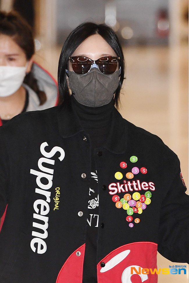 TWICEミナ着用　Supreme Skittles スタジャン ☆TWICEミナ着用☆スキットルズコラボ☆入手困難☆スタジャン