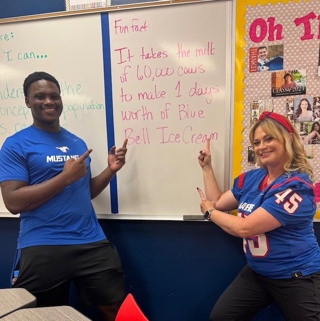 cedric_hicks2's tweet image. I gave my jersey to the best AP human teacher and cheer coach I know @lackeymustang she made learning so much fun and it is always a pleasure to be in her class and thank you so much to her all star cheer team supporting us 
@coachrsmith12 @coachwhitson1 @coachjjohnson9