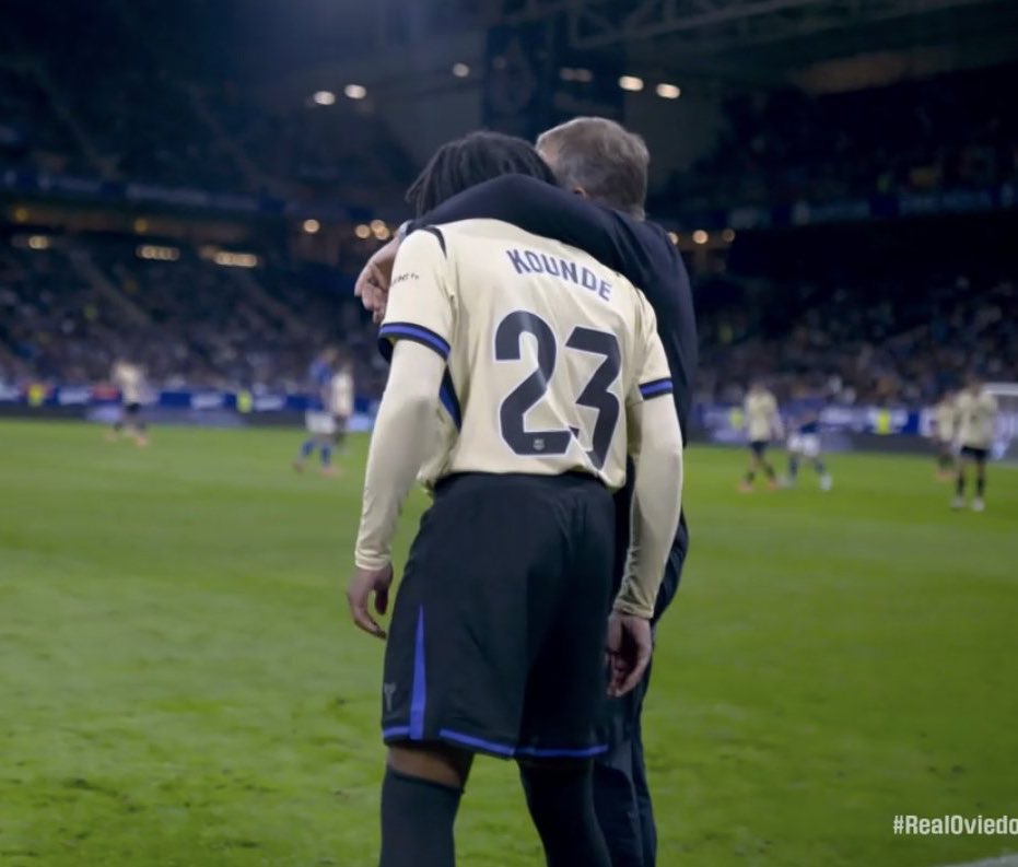 CuleVibes's tweet image. Lamine Yamal:
 “I am the most stylish, fashionable player in the team.”

Kounde:
“Hold my pant”